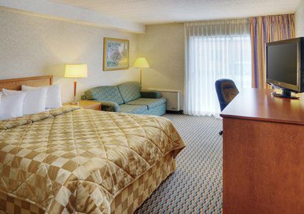 Spark By Hilton 2* Oshawa