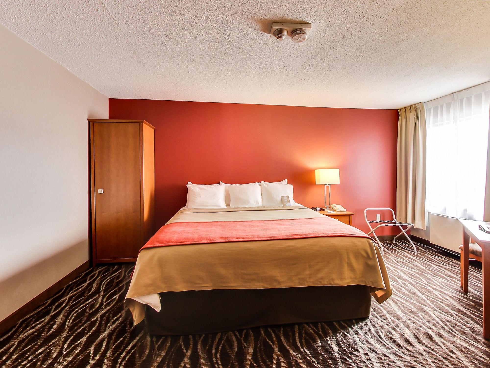 Spark By Hilton 2* Oshawa